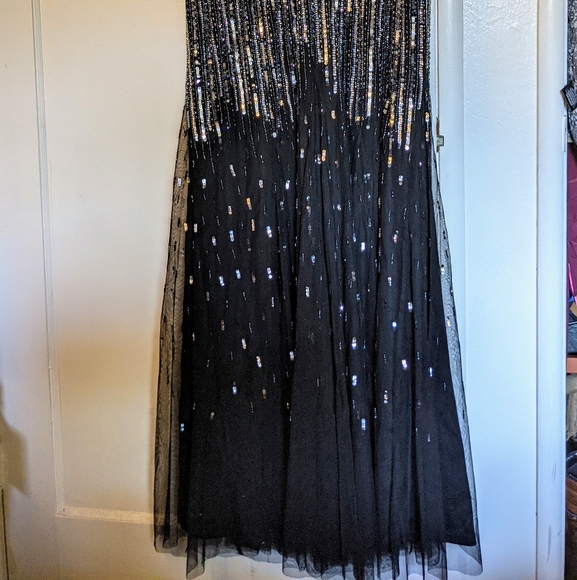 Adrianna Papell Cap Sleeve Gown - 14W - Picture 3 of 7